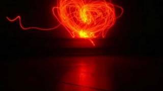 Escucha tu corazón(Ascolta il tuo cuore) - Laura Pausini traducido al español