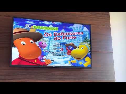 Abrindo o DVD Os Backyardigans e os defensores do forte