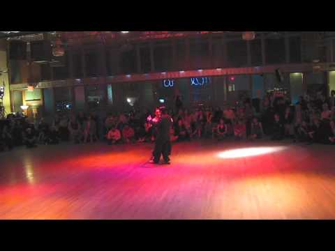  Fernando Sanchez  and  Ariadna Naveira  are  dancing  to  the  tango  "  Volver a Sonar  "