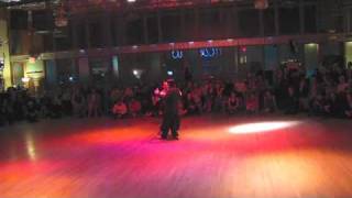 Fernando Sanchez y Ariadna Naveira at La Milonga de Nora 04-09-2011, 1 of 4