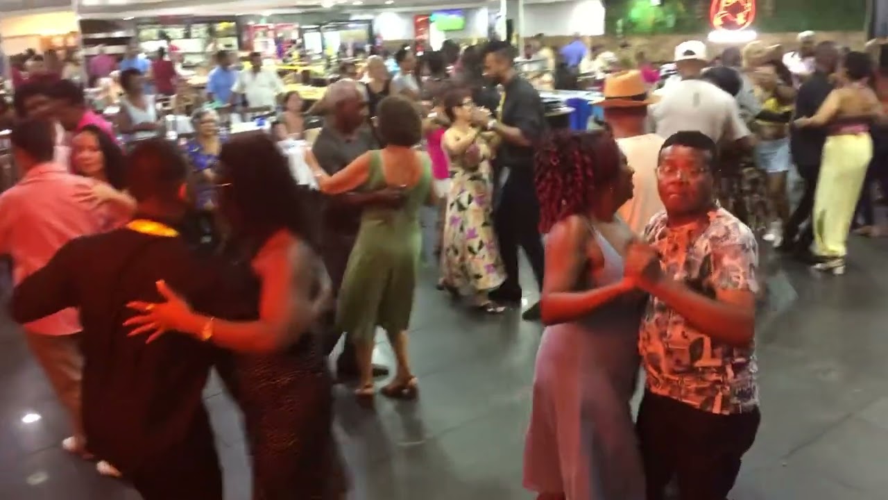 Baile da Hêlo com Binho Stradda-Churrascaria Gril em Duque de Caxias/RJ