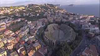 preview picture of video 'Comune di Pozzuoli : Anfiteatro Flavio'