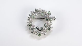 Pt950 アコヤ無調色ベビーパール・ミントガーネット・ダイヤモンド ブローチ