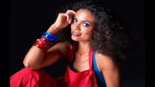 AMEL LARRIEUX - SHINE
