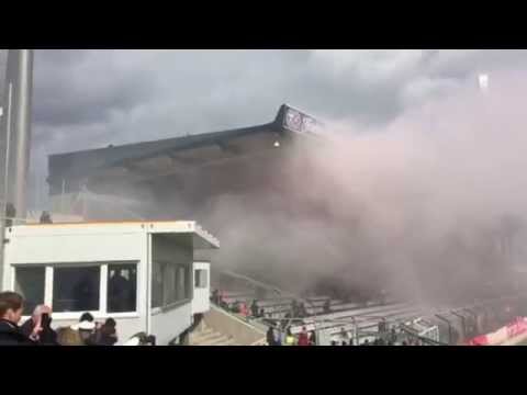 Amateur-Derby: Bayern-Fans zünden bengalische Feuer im Stadion