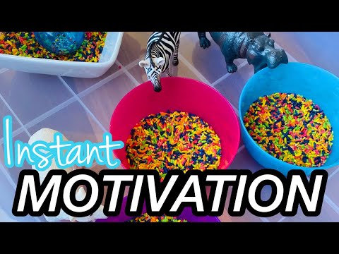 TODDLER ACTIVITIES AT HOME | SENSORY RICE ACTIVITY | SIBLING PLAY IDEAS | VLOGMAS 2020 #shorts