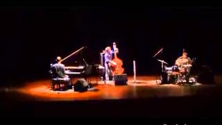 Vijay Iyer Trio: 'Bode'