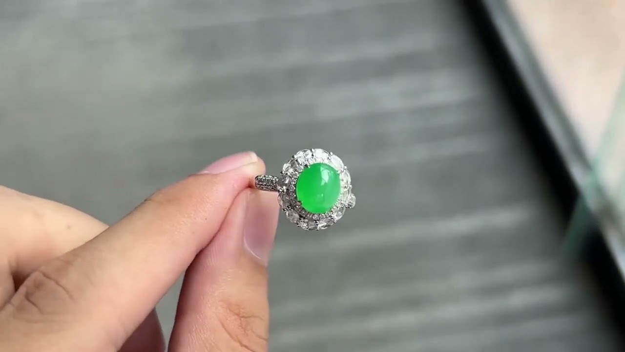 Core-Ice Pure Vivid Green Cabochon Ring