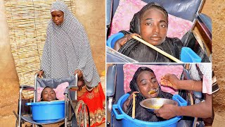 Life Without Limits: The Girl Who Lives In A Bowl 