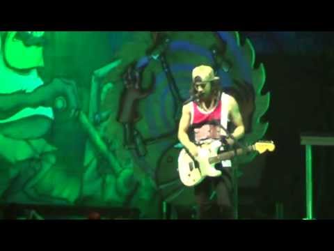 Pierce The Veil - Besitos (Live at the Sears Center, Chicago 5/3/2013)
