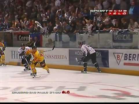 Tommy Satossari "verekedése" (AV19 vs.  Vienna Capitals)