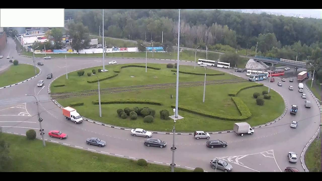 В Новокузнецке трамвай протаранил пассажирский автобус