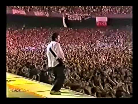 Patricio Rey y sus Redonditos de Ricota - JiJiJi En Vivo (Significado de la Letra)