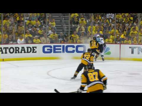 Couture fistpumps crowd after deflecting Sharks 2nd goal