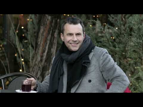 ROBERT ČOLINA - IT`S BEGINNING TO LOOK A LOT LIKE CHRISTMAS