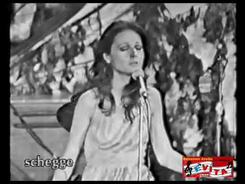 Distrattamente - Anna Identici (dal vivo al XVIII° Festival della Canzone Napoletana, 1970)