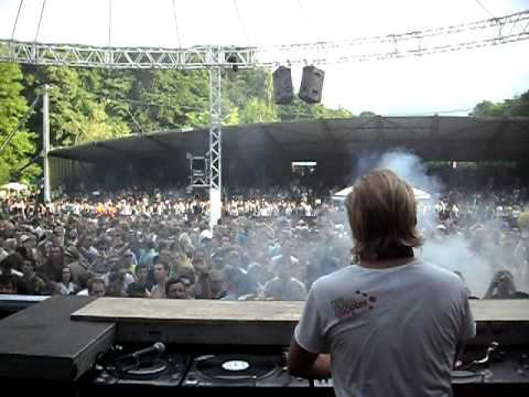 Sven Väth playing 'Magie' by Egbert