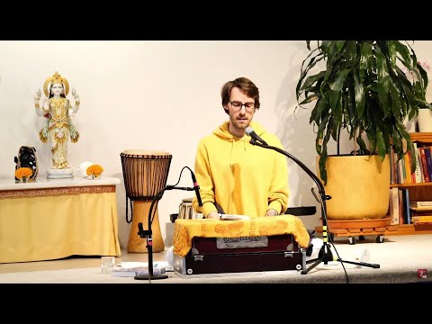 Satsang mit Patrik - Kirtan, Mantra und Arati - Yoga Vidya Ashram Live 7:00 Uhr 02.10.2021