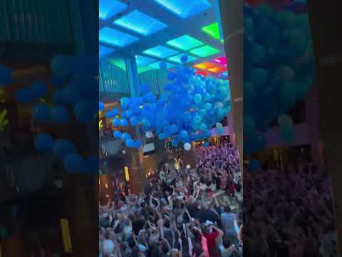 Thumbnail for Balloon drop, ovation of the seas!