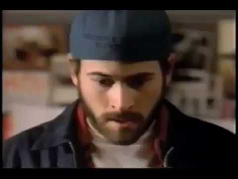 Chasing Amy (1997) Official Teaser