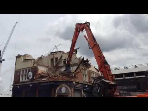 Spurs demo the Tottenham High Road