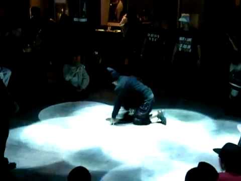 bboy unlimited (rockin the blue on the right) vs problems crew at breakball jam 2010