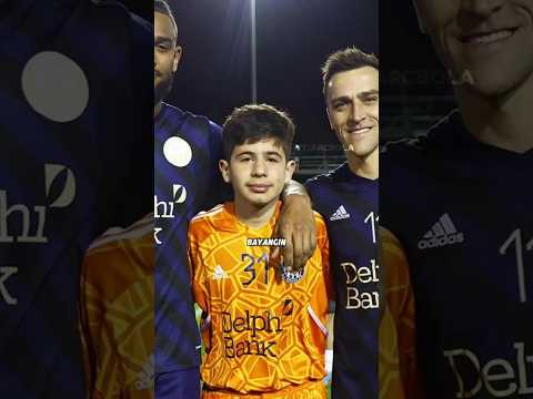 Pelatih Masukkan Anak 13 Tahun ke Laga Profesional! #shorts #sepakbola #football