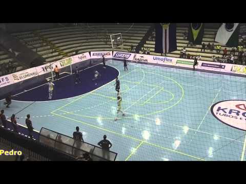 Blumenau/SCF 1 x 2 Gazin/Umuarama - Liga Futsal 2015