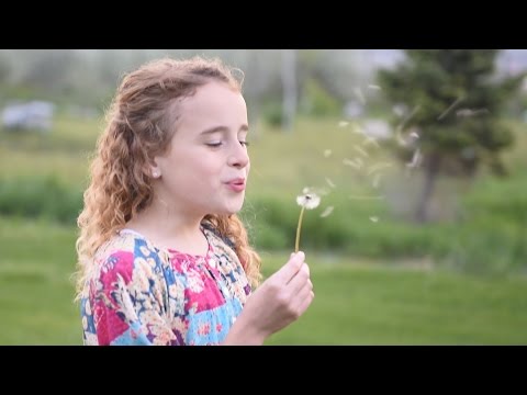 "You'll Be In My Heart" (von Tarzan) von Phil Collins - Cover von Reese Oliveira (10 Jahre)