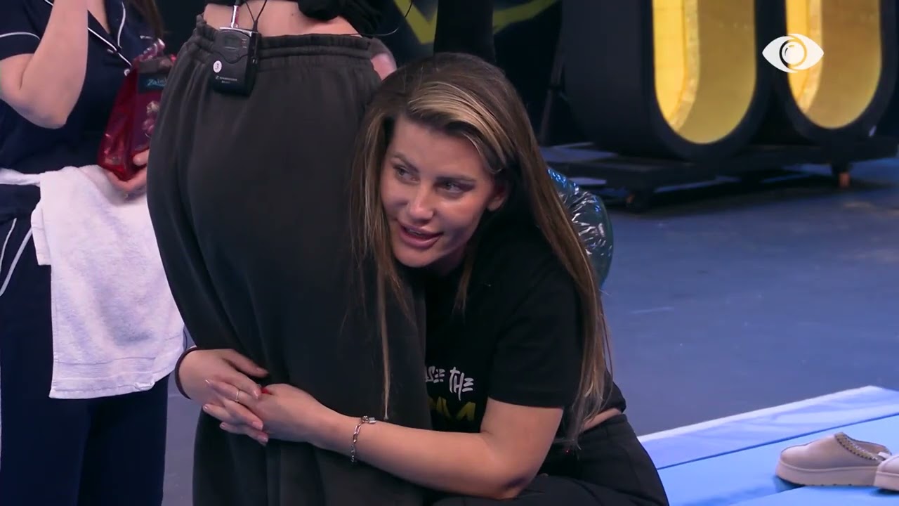 “A je dashuruar?”/ Gjesti diskuton me Valbonën: E di që ke qejf…