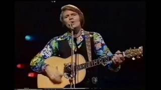 Glen Campbell - Live in London (circa early 70's) - It Must Be a Sin