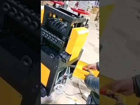 Waste steelbar straightening machine / Rebar scrap straightening machine.call 7004790714 7323936166