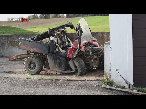 Quad kracht gegen Garagenmauer: Zwei Schwerstverletzte bei folgenschwerem Unfall in Prambachkirchen