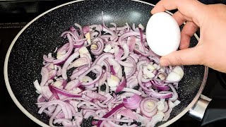 Spanish omelette 🇪🇦 with only 3 ingredients ! Cheap, fast and delicious
