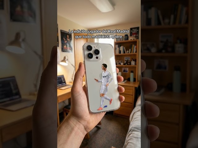 Vídeo relacionado con ms móvil shop Cojín Escudo Real Madrid CF Oficial | Bordado y Suave | 21x28x4 cm | 100% Poliéster | Decorativo y Compacto | Regalo Ideal para Fans Merengues