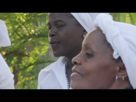 Catholic music: Divine Mercy Chaisa main choir - Amai Maria