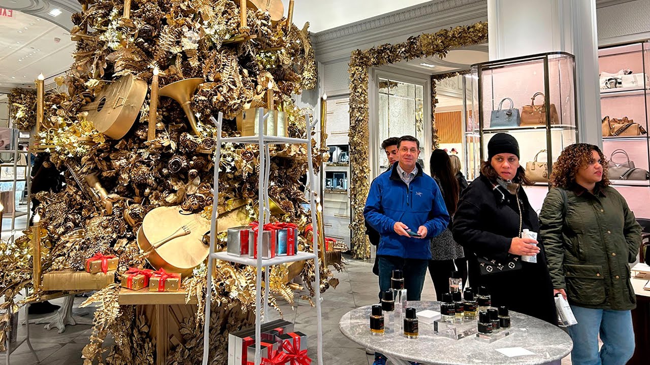 Shoppers head to the store in hopes of scoring big on Black Friday deals