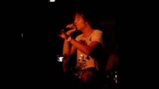 Hot Hot Heat performing &quot;Talk to me, Dance With Me&quot;