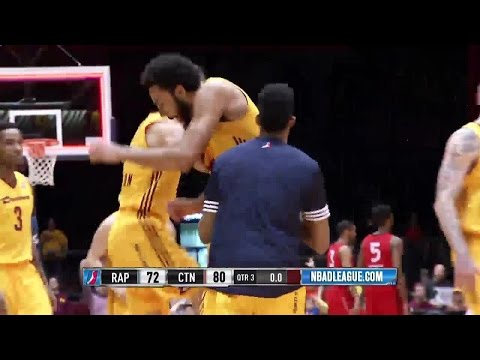 Michael Stockton beats the buzzer vs. the 905