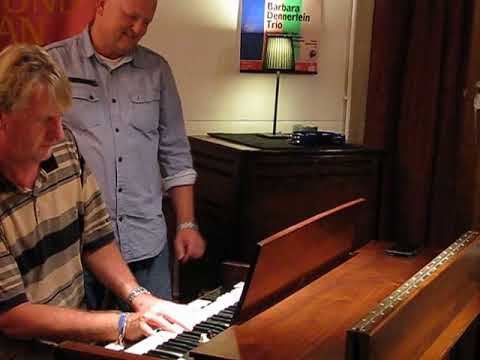 The Legendary Hammond B3 Organ, Explained