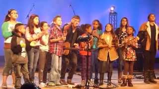 Paul Baloche with kids singing "Open the Eyes of My Heart"