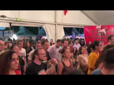 Grup Yorum - El pueblo unido jamás será vencido!