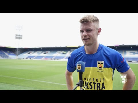 Henk de Jong en Jamie Jacobs na afloop van oefenduel PEC Zwolle - SC Cambuur (2-1)