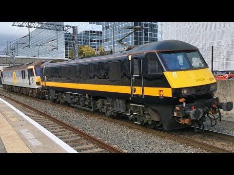 DB Cargo Class 90 90020 & Class 92 92019 'Wagner' Pass MKC on Southbound Light Loco Move 4/10/22