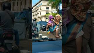 Download lagu Di Saat Satpol PP libur, Pengemis Gendong Anak ini muncul di Lampu Merah #shorts #short #shortvideo mp3