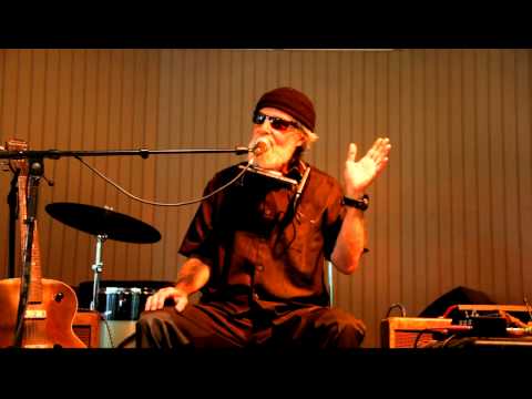 Paul Oscher tells about his first meeting with Little Walter (video Jyrki Kallio)