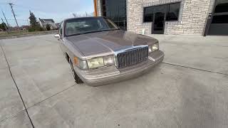 1993 Lincoln Town Car Signature Walk Around