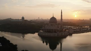 Download lagu Maknai Cinta Lebih Dalam lewat Kata-Kata Mutiara Cinta Islami Ini mp3