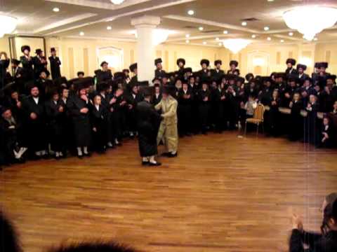 kosson rebbe dancing mitzva tanz at his sons wedding part 3