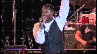 Micah Stampley performs Heaven On Earth in Nigeria